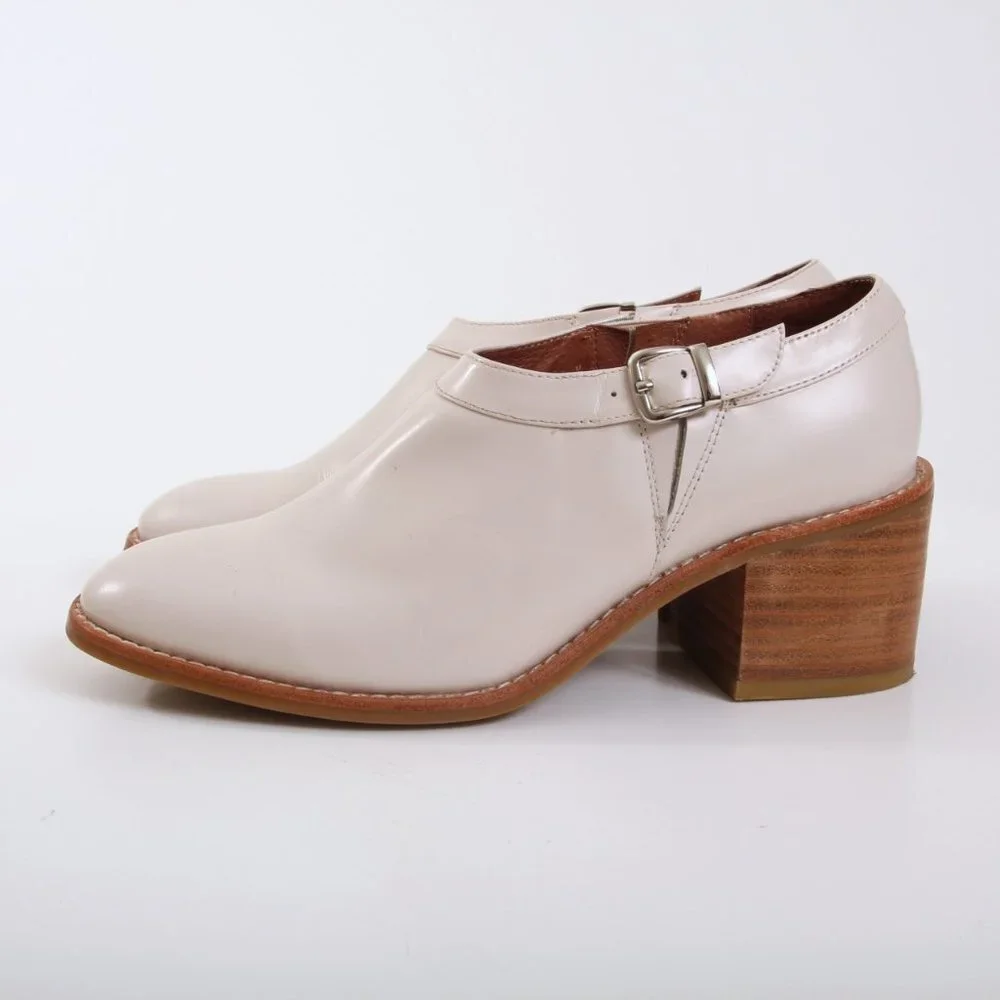 Jeffrey Campbell Warren Buckle Ankle Boots Beige Women‎ Size 8.5